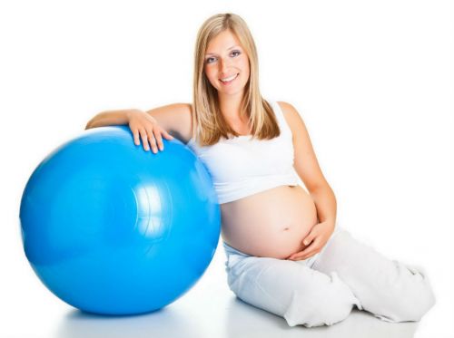 Упражнения при беременности с фитболом