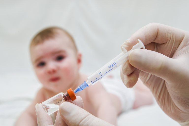 Необходима ли прививка от полиомиелита детям